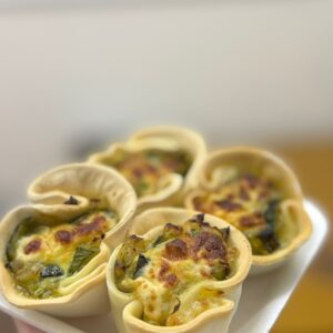 Tarteletas congeladas de zapallito y queso